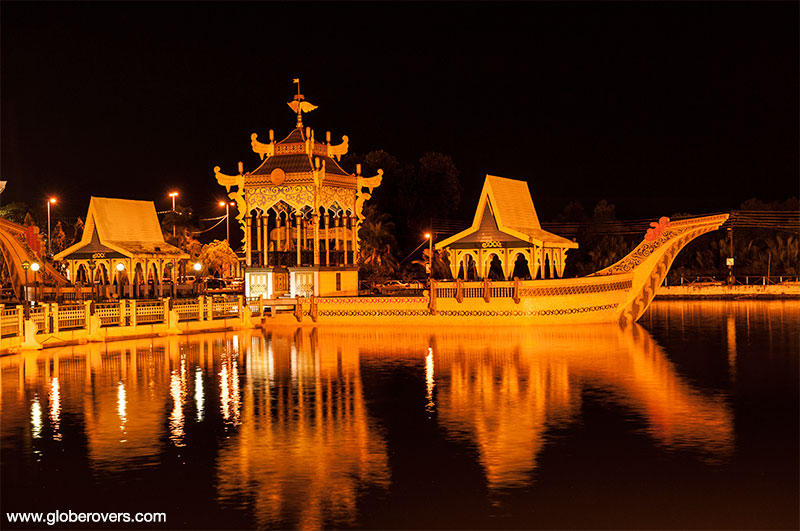 The Ceremonial Ship besides the Omar Ali Saifuddien Mosque, Bandar Seri Begawan, BRUNEI