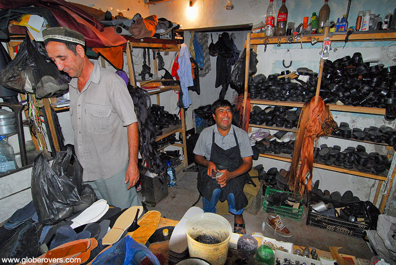 Men at work in the old town around Chorsu Bazaar and Khast Imam Mosque, Tashkent, Uzbekistan