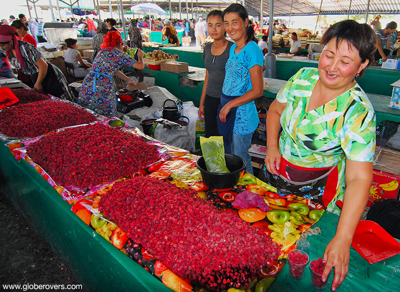 Raspberries at the Chorsu Bazaar, Tashkent, Uzbekistan