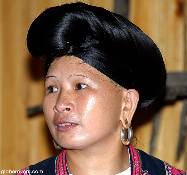 Woman at Huang Luo Yao village, Guangxi, China