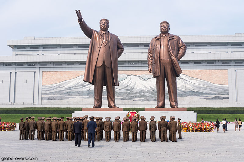 Kim Il-sung and Kim Jong-il at Mansudae Grand Monument in front of Korean Revolution Museum, Pyongyang, North Korea, DPRK