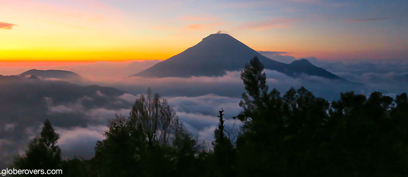 Sunrise at Sikunir Hill with views of Gunung Sindoro Volcano, Dieng Plateau, Central Java, Indonesia