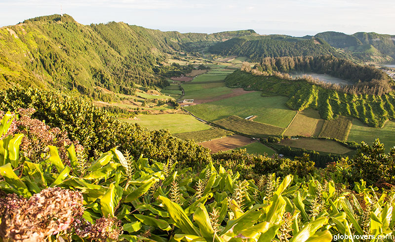 Lagoa das Sete Cidades area (Caldeira do Alferes (L) and Caldeira Seca (R), São Miguel Island, Azores, Portugal