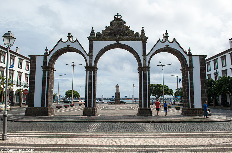 Three arches old city gate, Ponta Delgada, São Miguel Island, Azores, Portugal