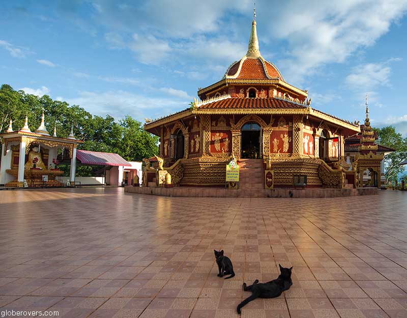 Ka Bar Aye War Peace Pagoda Monastery (in Shan: Pra Htard Zom Doi), Wan My Village east of Kengtung, Shan State, Myanmar