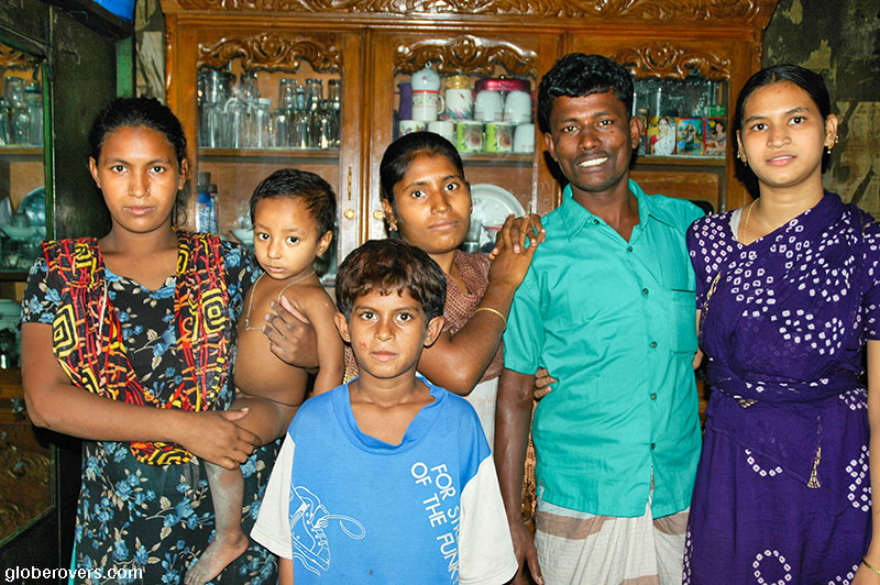 People in the slums of Dhaka, Bangladesh
