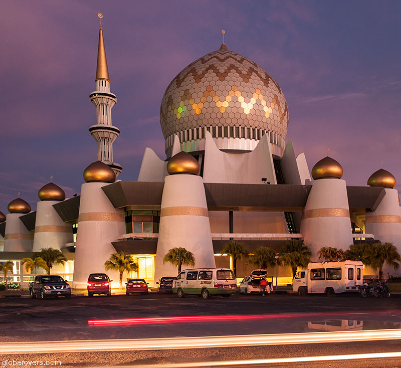 Masjid Negeri Sabah (Sabah State Mosque), Kota Kinabalu, Sabah, Borneo Island