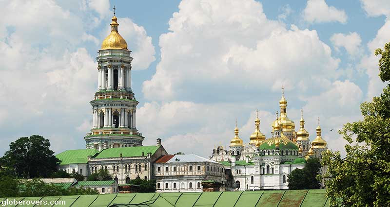 Great Lavra Belltower (L), Refectory Church (of St. Anthony and Feodosiy) (R), Monastery of the Caves (Kiev Pechersk Lavra), Kiev, Ukraine