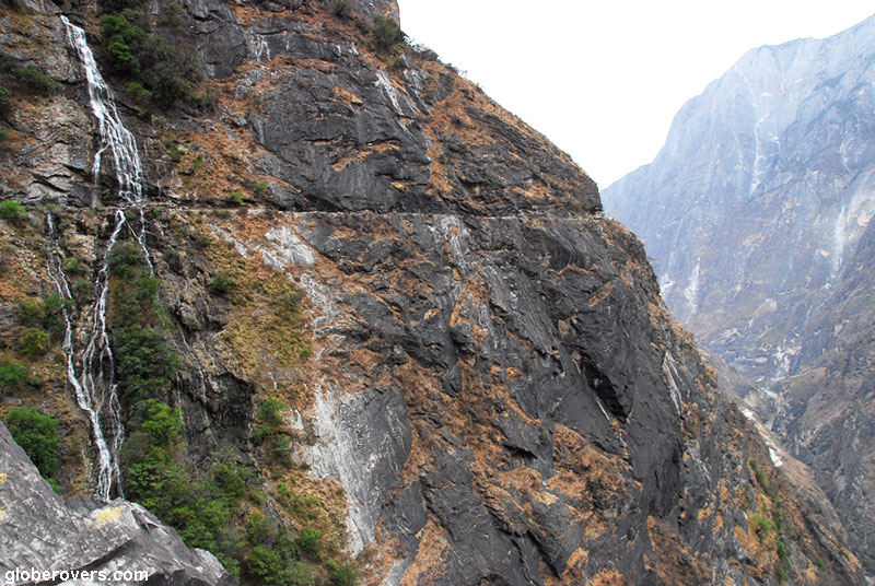 Tiger Leaping Gorge north of Lijiang, Yunnan, CHINA
