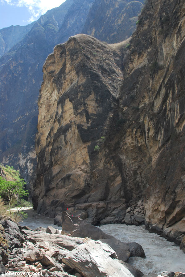 Tiger Leaping Gorge north of Lijiang, Yunnan, CHINA