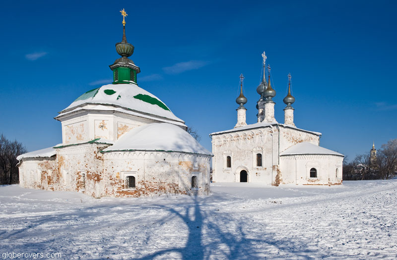 Church of St. Paraskeva Pyatnitsa (Church of St. Nicholas) (L), Church of the Entry into Jerusalem (R), Suzdal, Russia