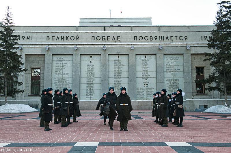 Changing the guard at the Eternal Flame in front of the Regional Policy Office, Irkutsk, Siberia, Russia