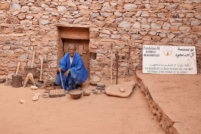 Mauritania-Chinguetti-library