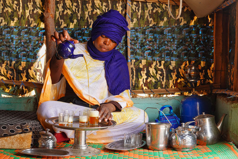 Mauritania-Chinguetti-tea-stop