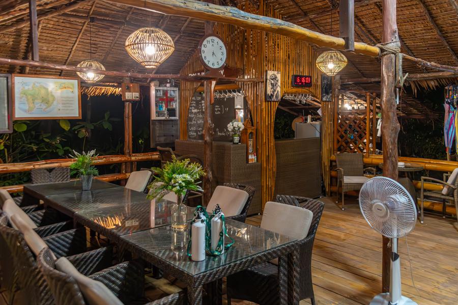 Bungalow Boulder Eco Bay Resort Myanmar